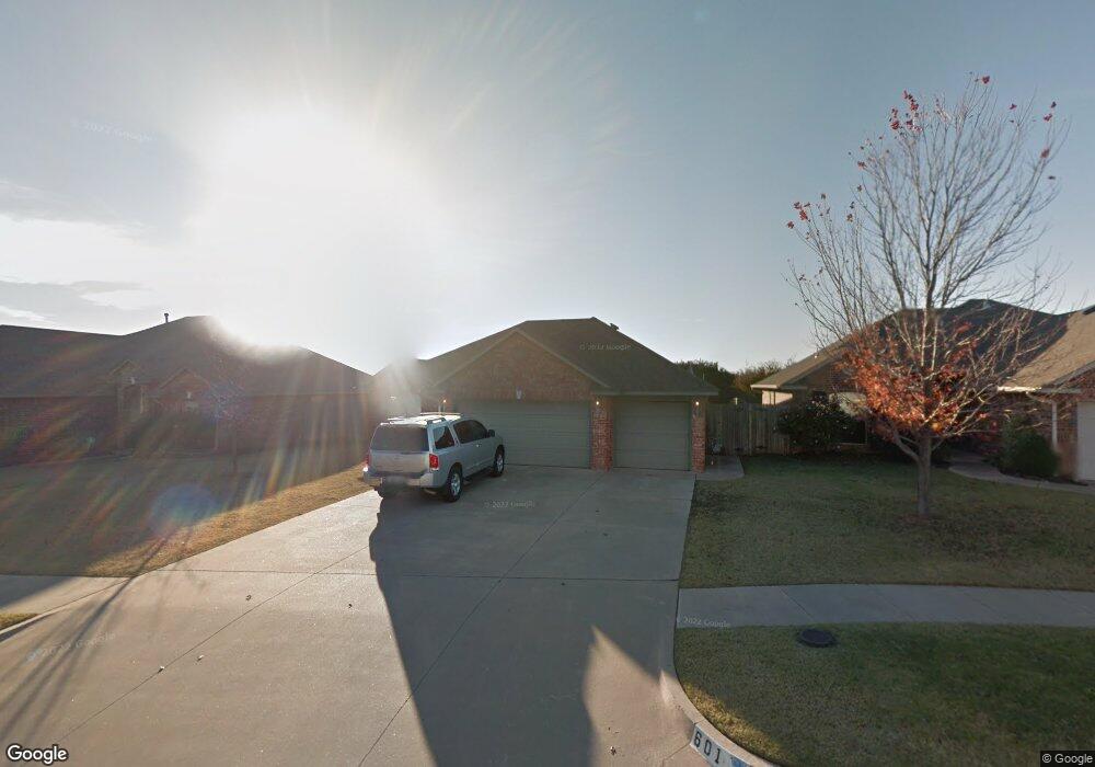 601 Madeline Ln, Moore, OK 73160 - photo 1