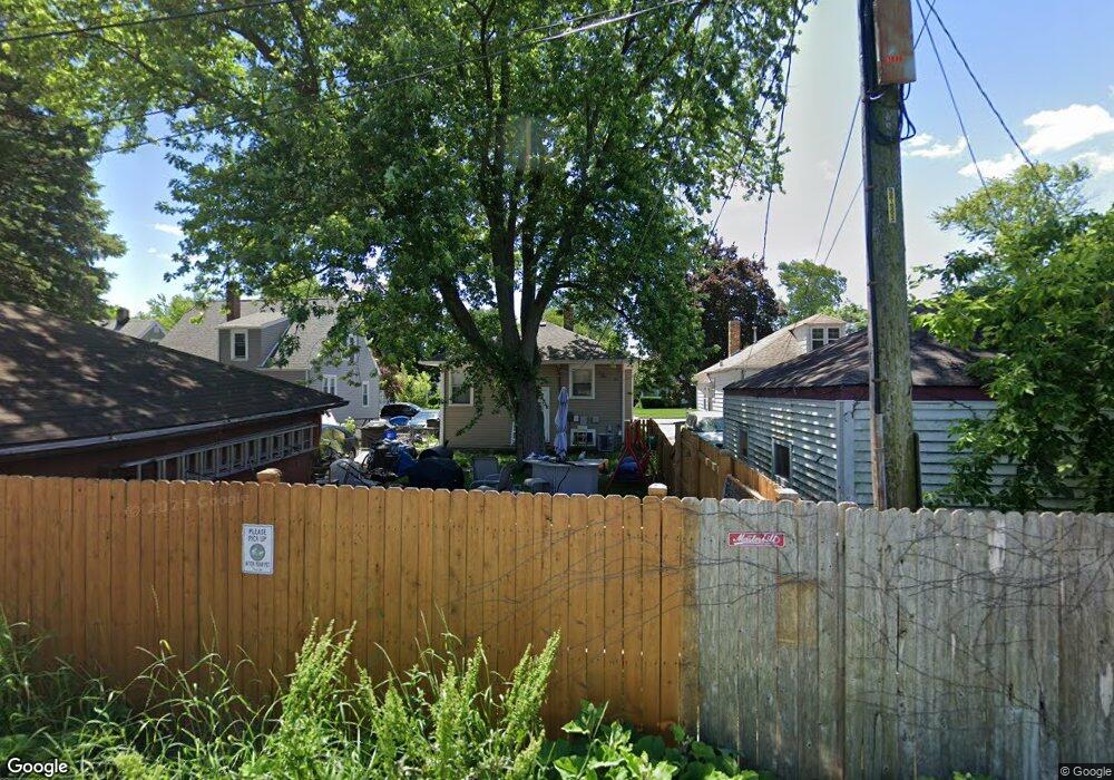 928 Woodlawn Ave, Waukegan, IL 60085 - photo 1