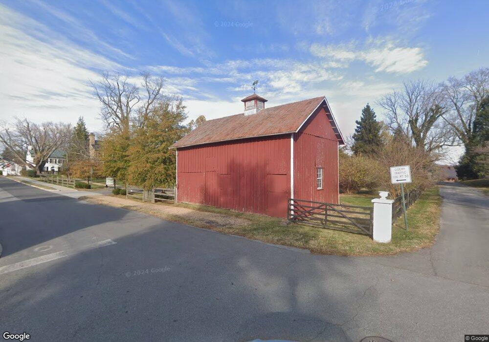 210 E Federal St, Middleburg, VA 20117 - photo 1