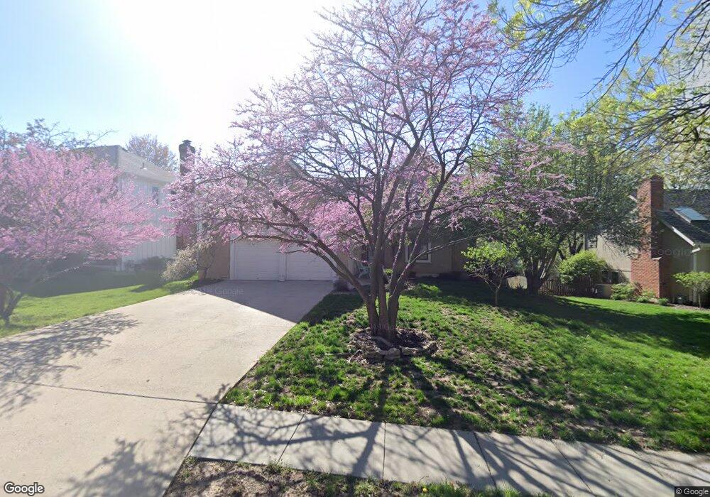 7926 Acuff Ln, Lenexa, KS 66215 - photo 1