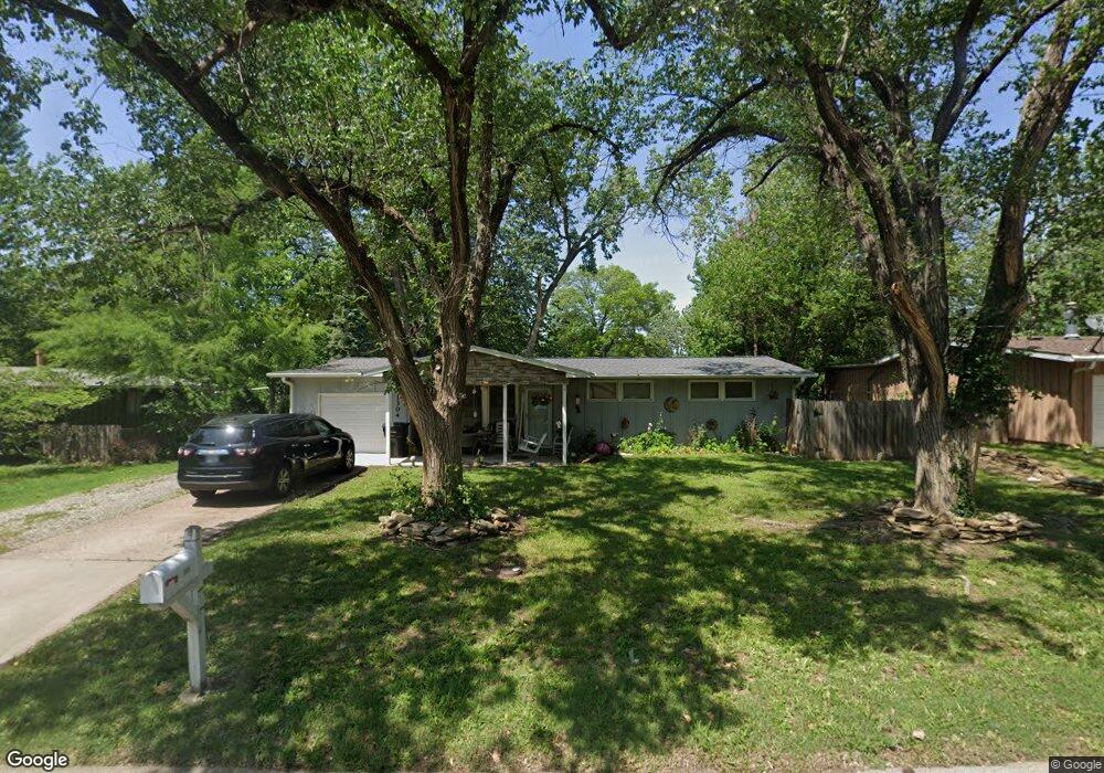1304 SW Caledon St, Topeka, KS 66611 - photo 1