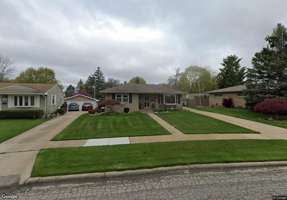 1327 Ravenswood Dr, Lansing, MI 48917 - photo 1