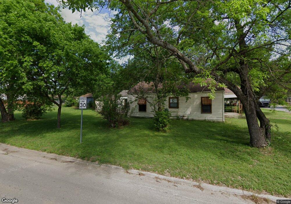 911 S Dallas St, Ennis, TX 75119 - photo 1