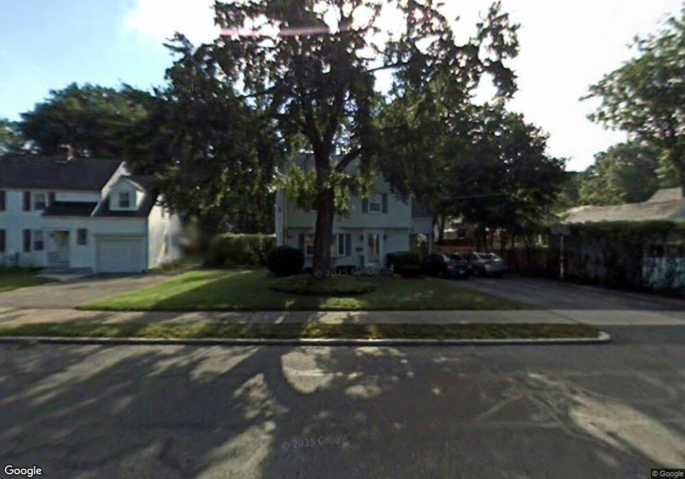 233 Roosevelt Ave, Springfield, MA 01118 - photo 1