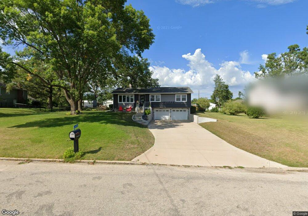 6490 Hickory Blvd, Cedar Rapids, IA 52403 - photo 1