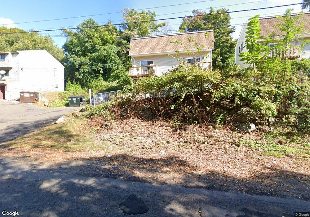 342 Waterville St unit 2, Waterbury, CT 06710 - photo 1