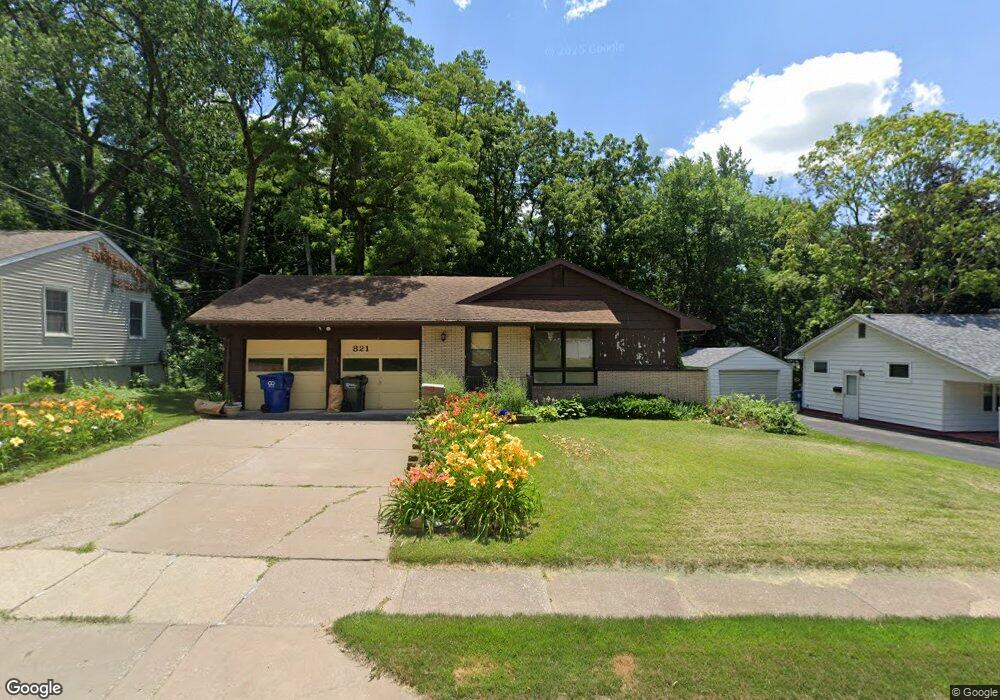 821 Cimarron Dr, Davenport, IA 52804 - photo 1