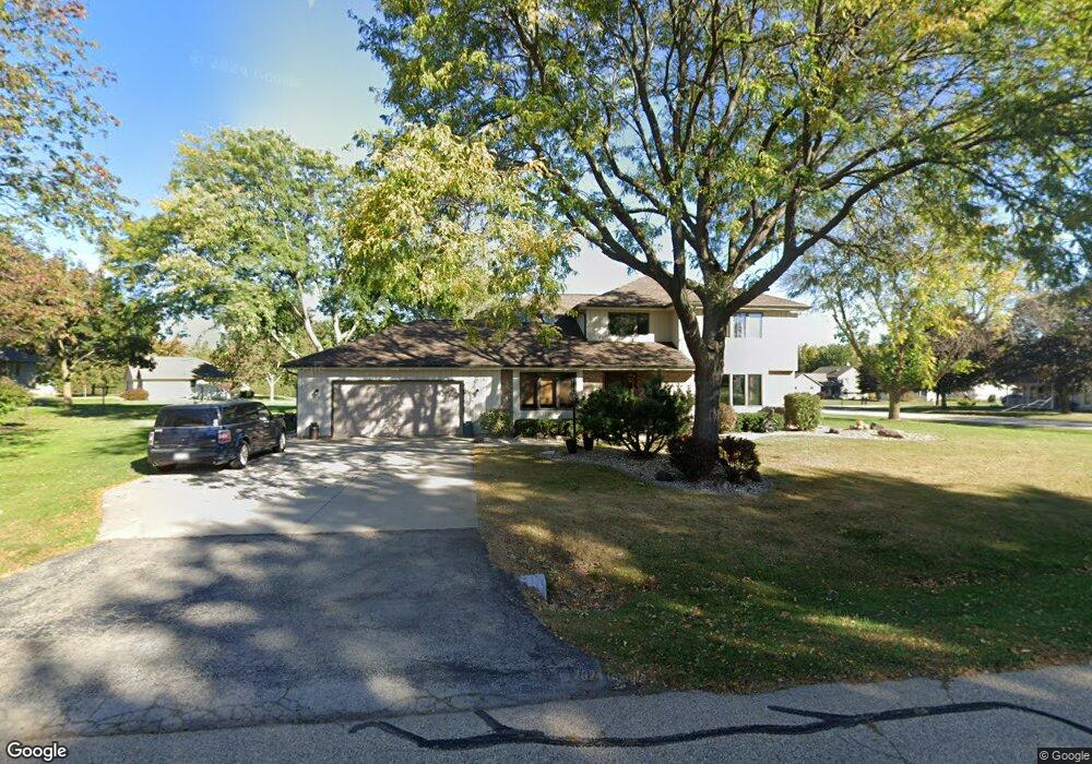 W5910 Cliff Dr, Appleton, WI 54915 - photo 1