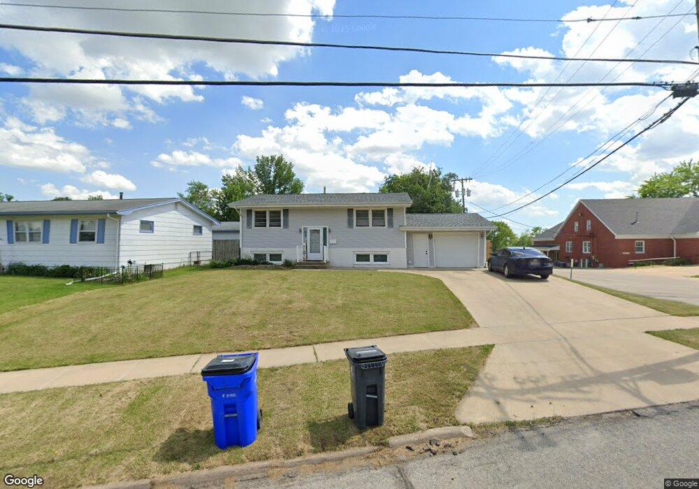 3107 1st Ave SW, Cedar Rapids, IA 52405 - photo 1