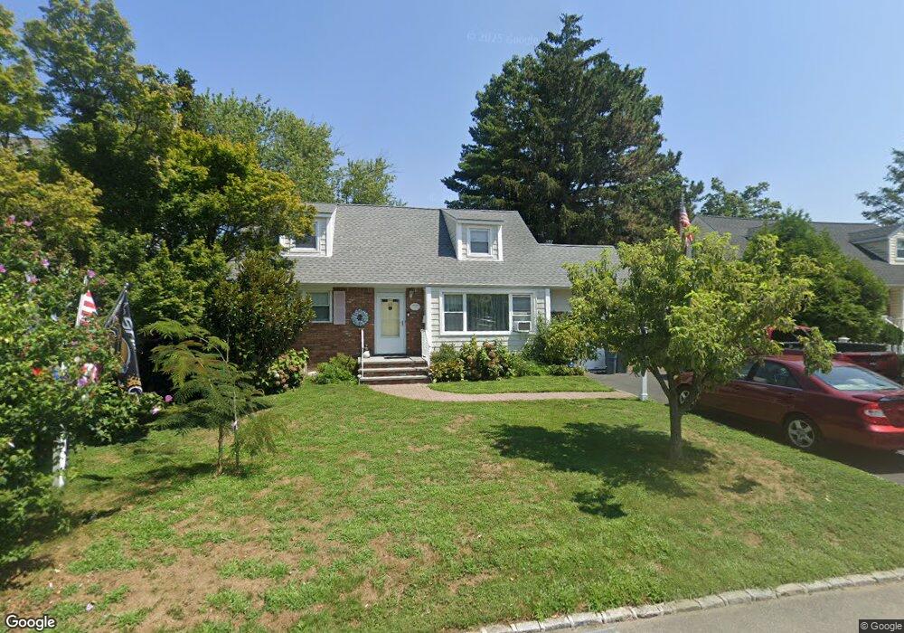 11 Elin Place, Glen Head, NY 11545 - photo 1