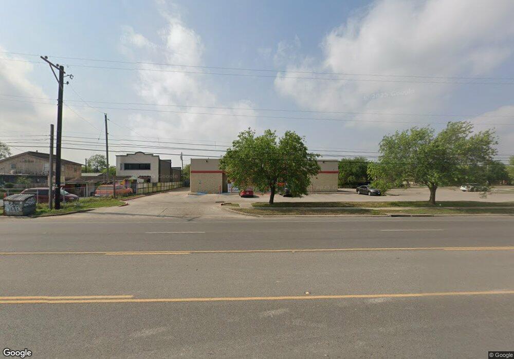 704 W U S Highway 83, San Juan, TX 78589 - photo 1