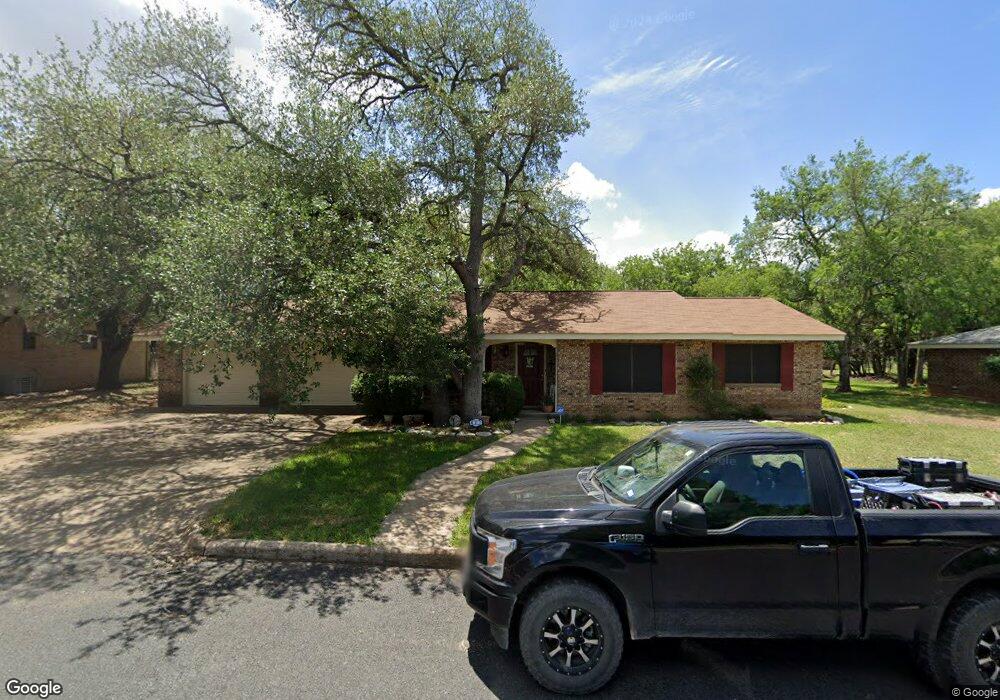 607 Kristofer St, Fredericksburg, TX 78624 - photo 1
