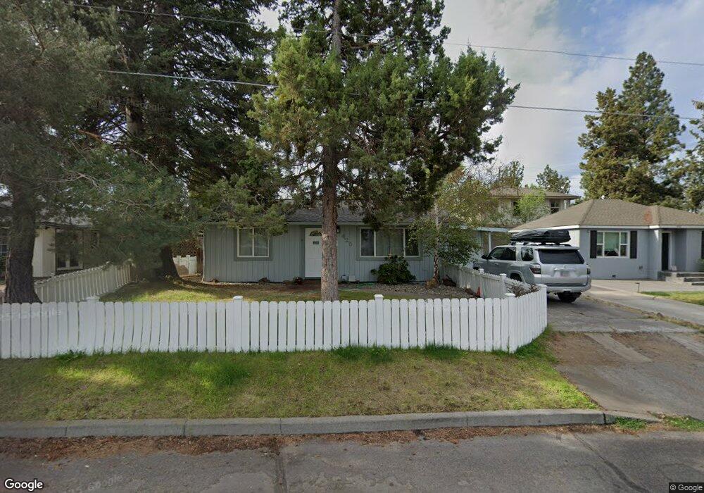 425 SE Mckinley Ave unit 2, Bend, OR 97702 - photo 1