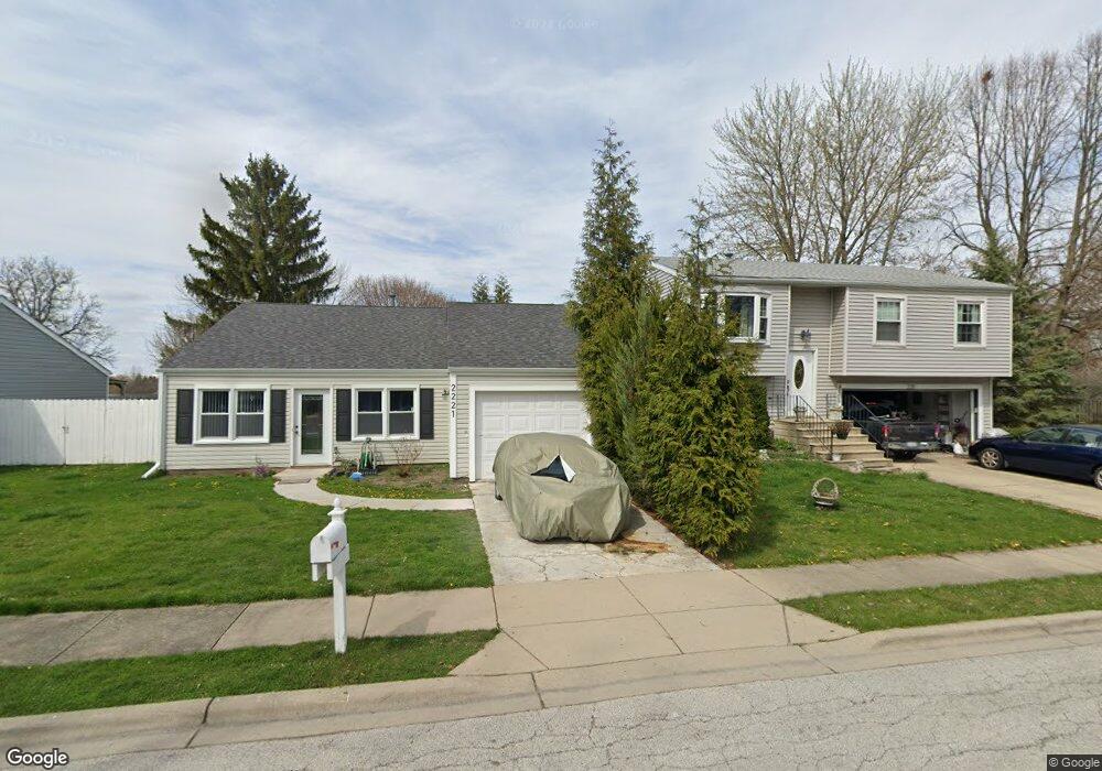 2211 Mulberry Ct, Aurora, IL 60506 - photo 1