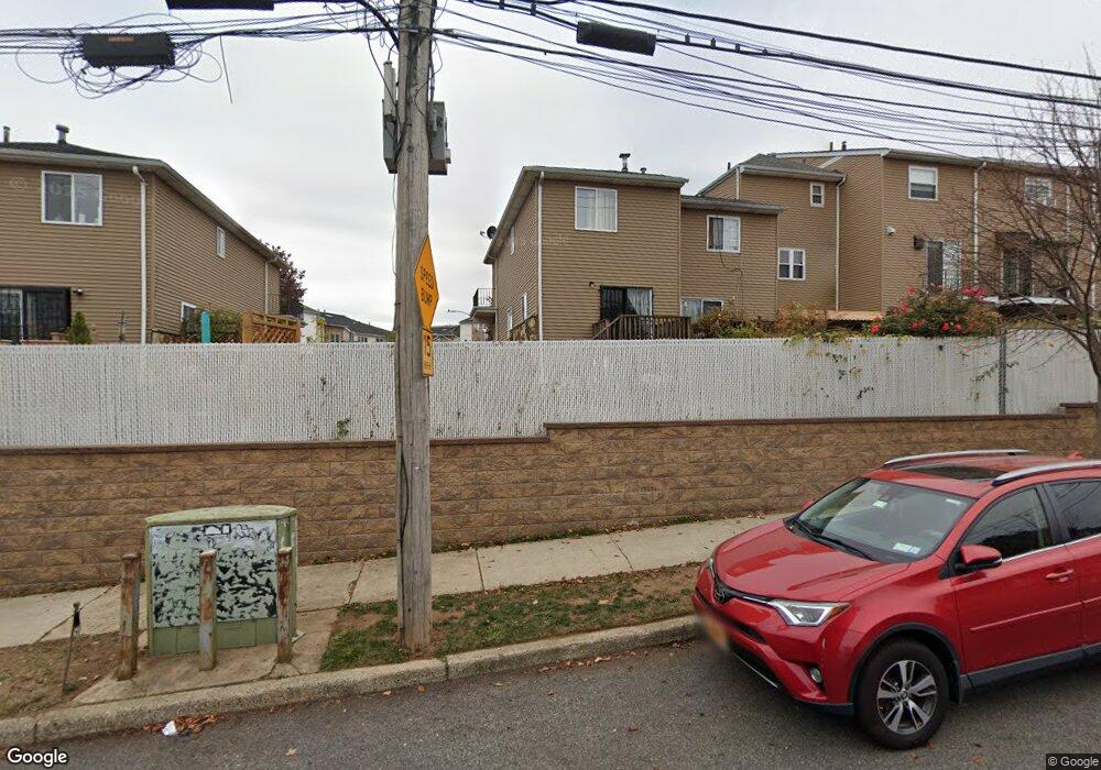 131 Skyline Dr, Staten Island, NY 10304 - photo 1