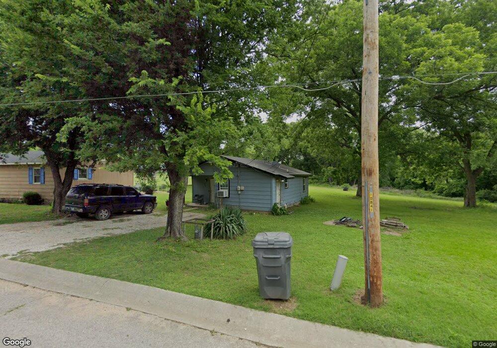 124 Burton St, Ardmore, OK 73401 - photo 1