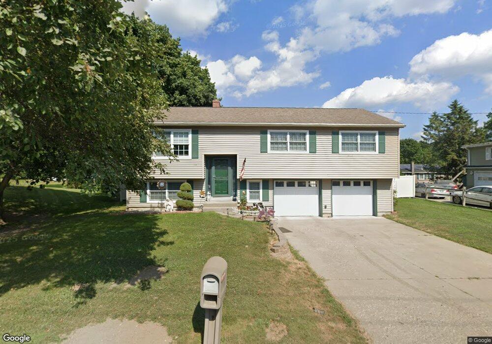 114 Stratton Rd, Rutland, VT 05701 - photo 1