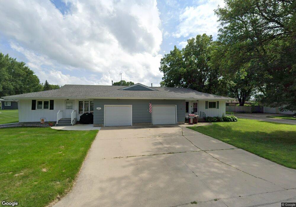 1711 Gateway Dr, Albert Lea, MN 56007 - photo 1