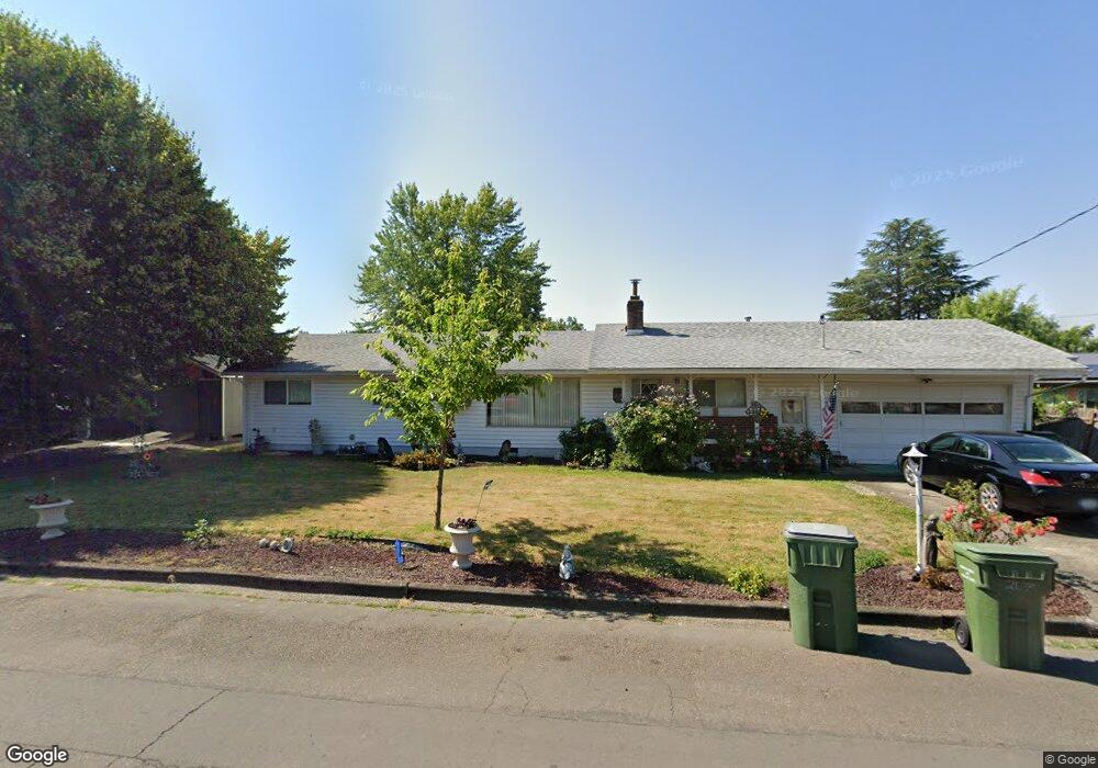 110 E 8th St, Newberg, OR 97132 - photo 1