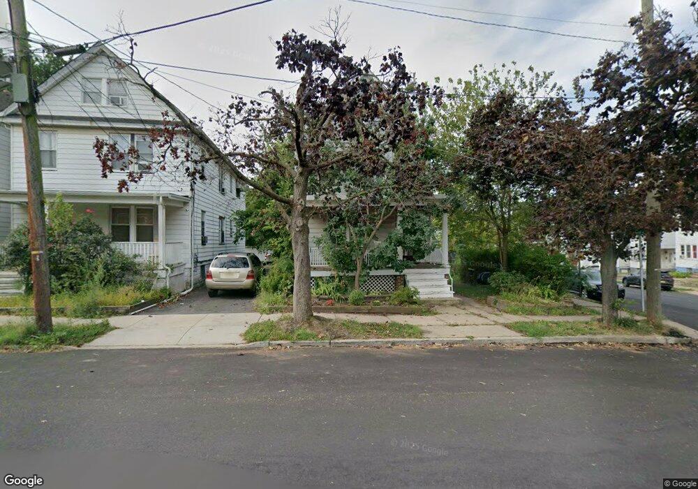 28 Maple St, New Brunswick, NJ 08901 - photo 1