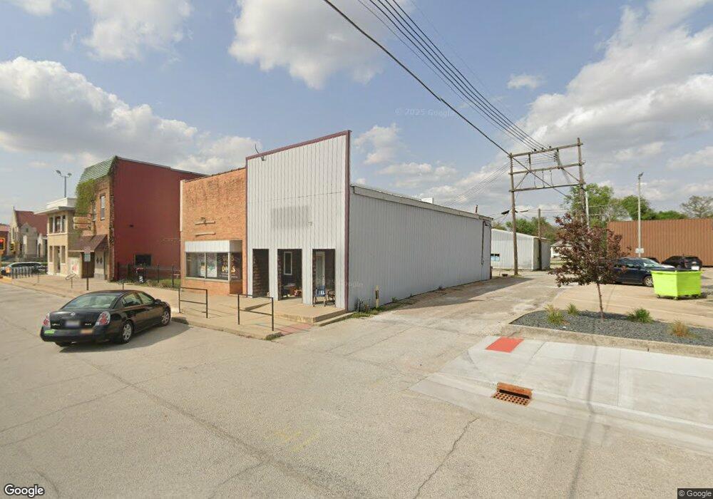 410 Broadway St, Lincoln, IL 62656 - photo 1