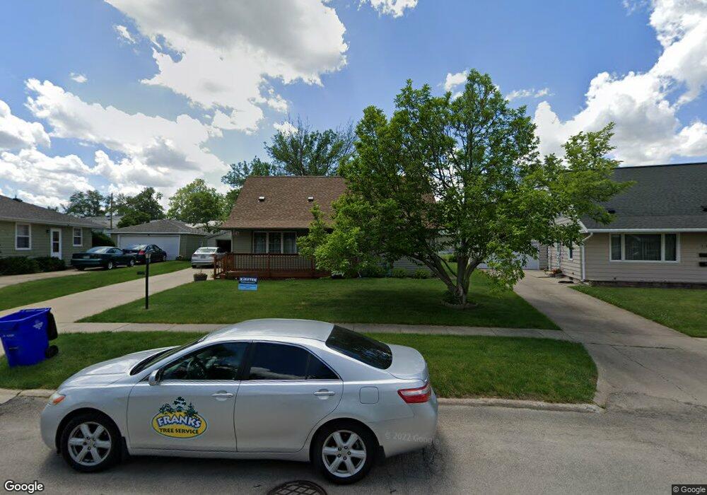 212 Wesley Dr NW, Cedar Rapids, IA 52405 - photo 1