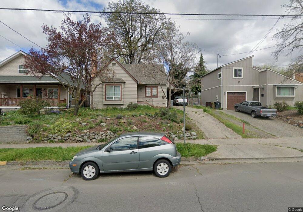 720 NE A St, Grants Pass, OR 97526 - photo 1