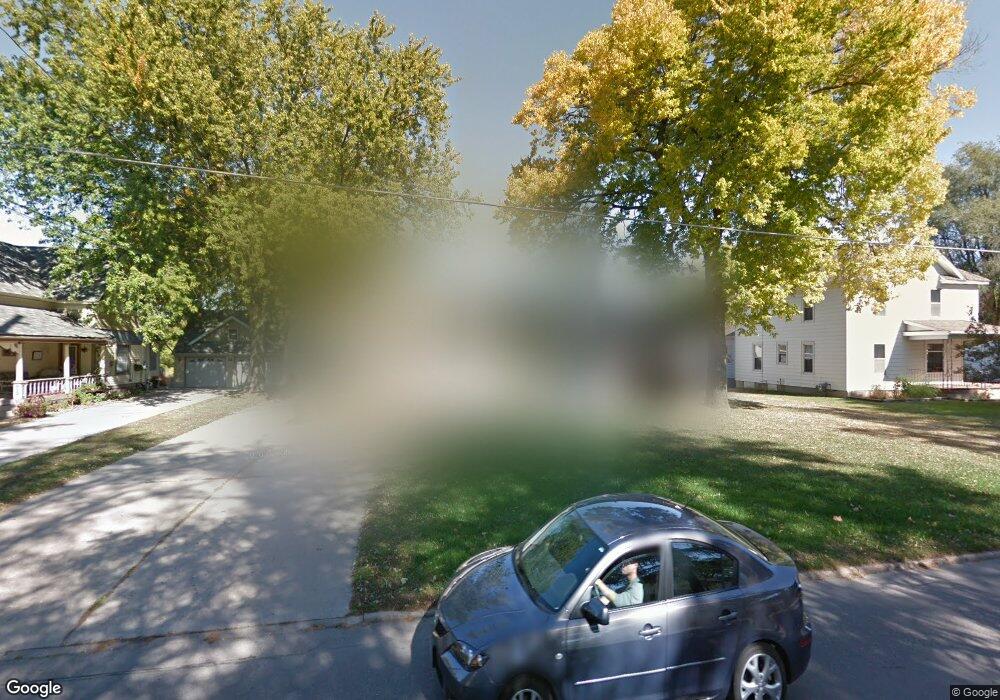 1114 N 4th Ave W, Newton, IA 50208 - photo 1