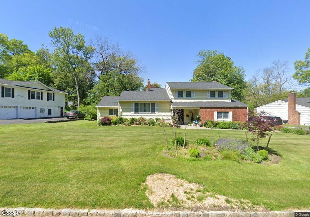 152 Stoneridge Rd, New Providence, NJ 07974 - photo 1