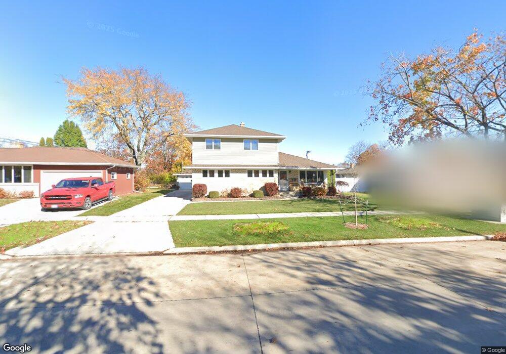 2110 Menasha Ave, Manitowoc, WI 54220 - photo 1