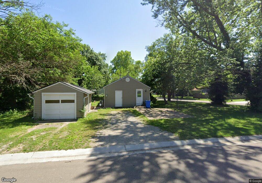 2300 SW Mission Ave, Topeka, KS 66614 - photo 1