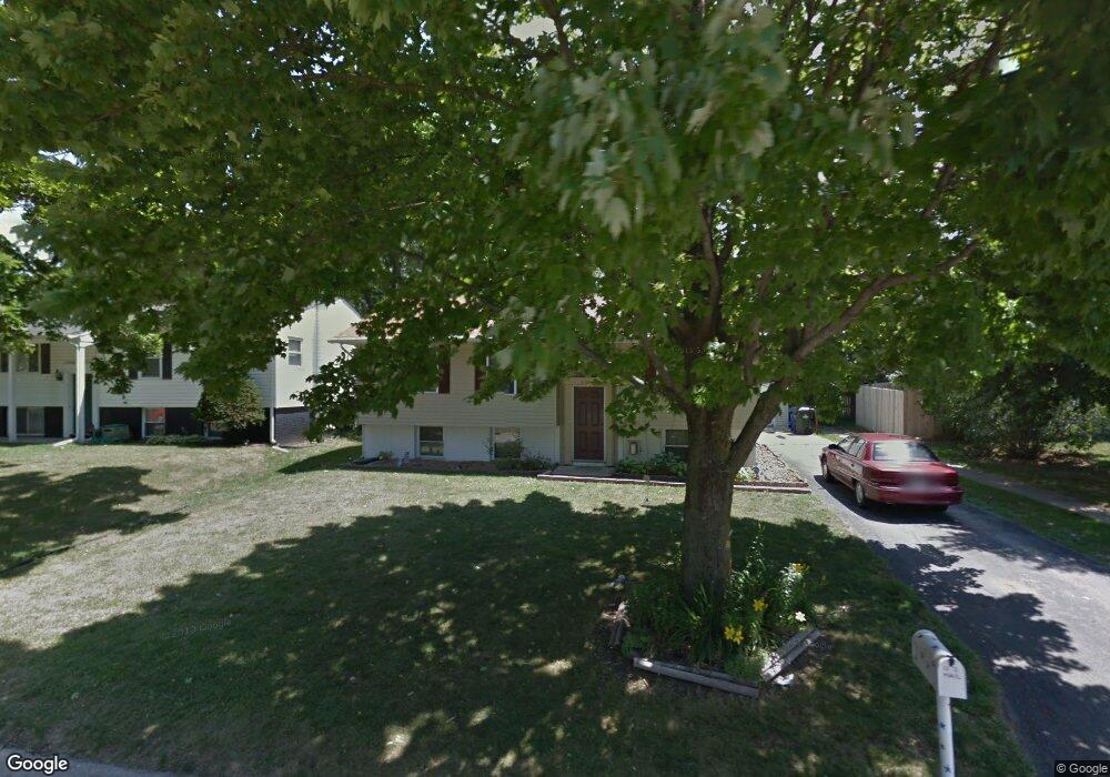 3505 Ardsley Ln SW, Cedar Rapids, IA 52404 - photo 1