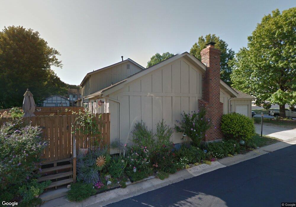 10109 Edelweiss Cir, Shawnee, KS 66203 - photo 1