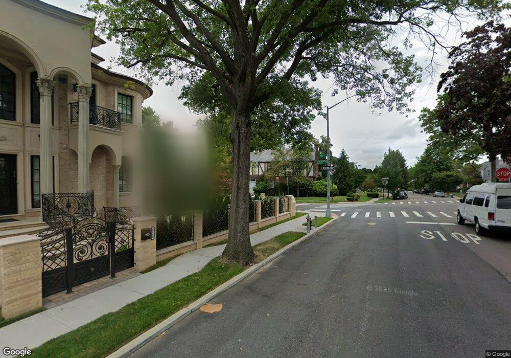 8054 Chevy Chase St, Jamaica, NY 11432 - photo 1