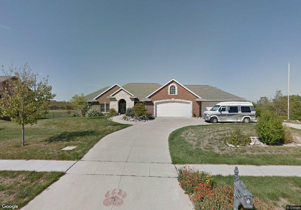 3513 Pheasant Dr, Cedar Falls, IA 50613 - photo 1