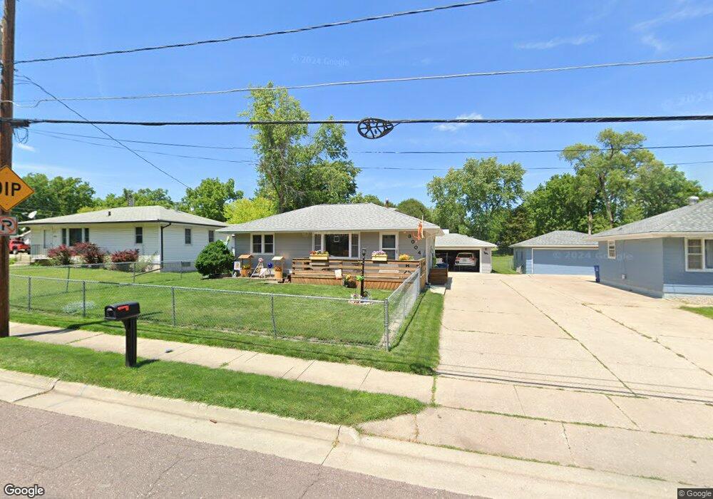 3004 E Shawnee Ave, Des Moines, IA 50317 - photo 1