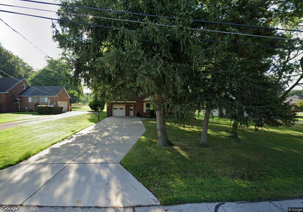 2149 Pine Ridge Dr, Wickliffe, OH 44092 - photo 1