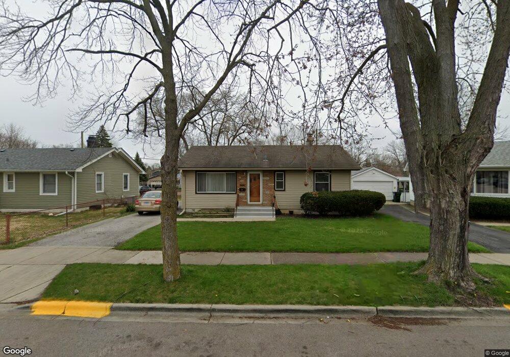 525 E Pleasure Ct, Aurora, IL 60506 - photo 1