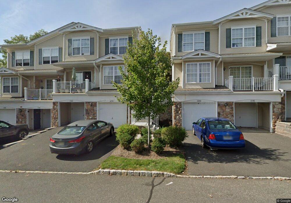 1040 Robin Ct, Green Brook, NJ 08812 - photo 1