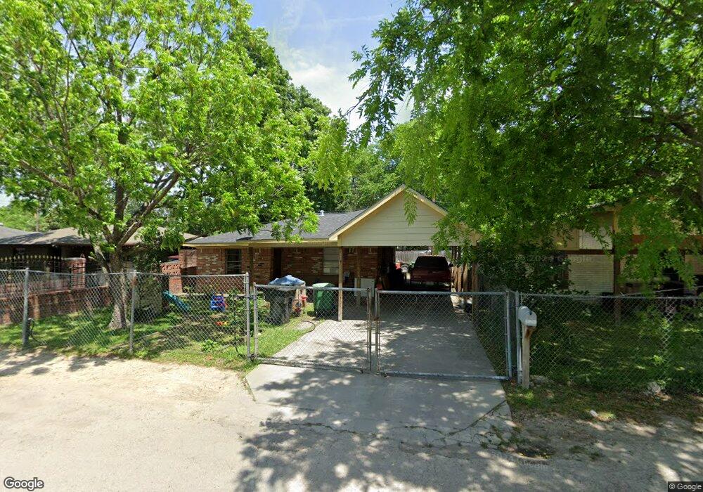 8762 Lomax St, Houston, TX 77093 - photo 1