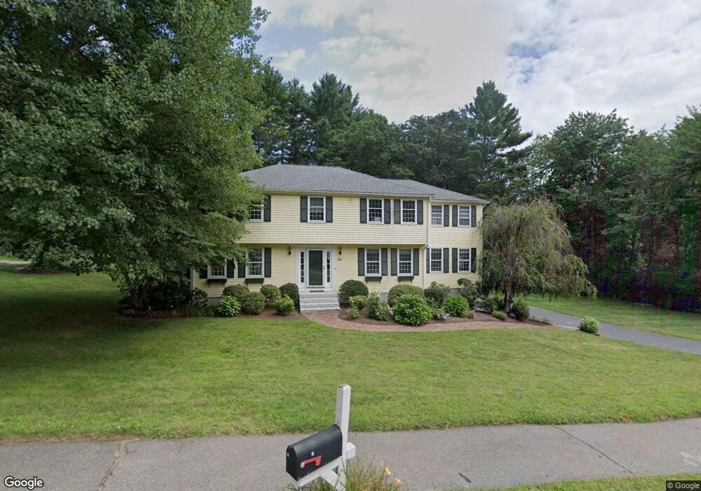 11 Lakewood Dr, Medfield, MA 02052 - photo 1