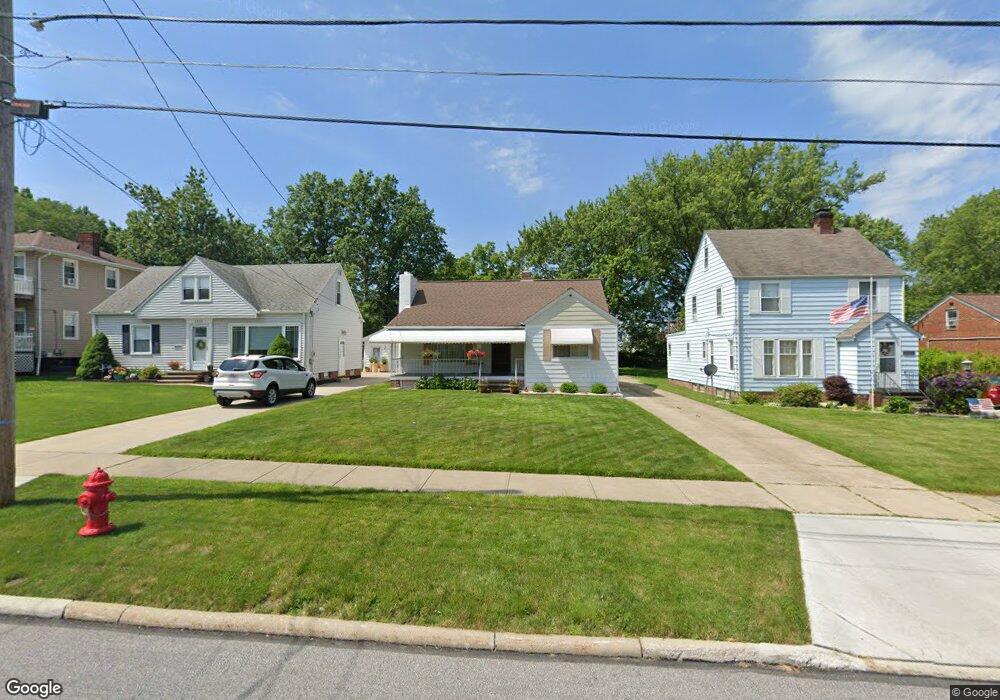 1828 E 291st St, Wickliffe, OH 44092 - photo 1