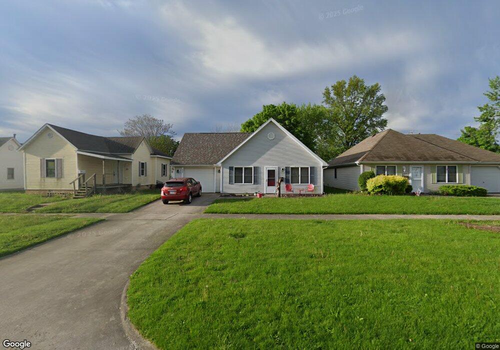 809 Prairie Ave, Mattoon, IL 61938 - photo 1