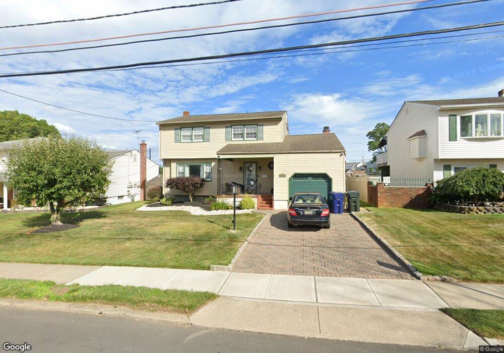 674 Gornik Dr, Perth Amboy, NJ 08861 - photo 1