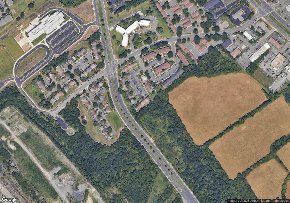 8239 Wycliffe Ct, Manassas, VA 20109 - photo 1