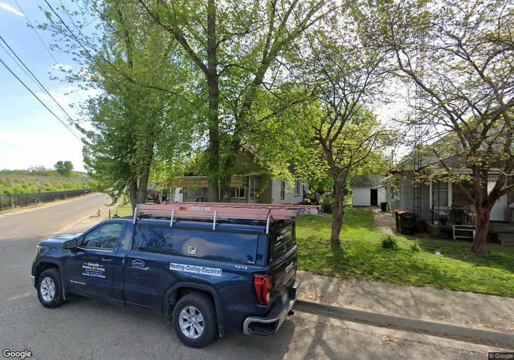 581 S Elm St, Lincoln, IL 62656 - photo 1