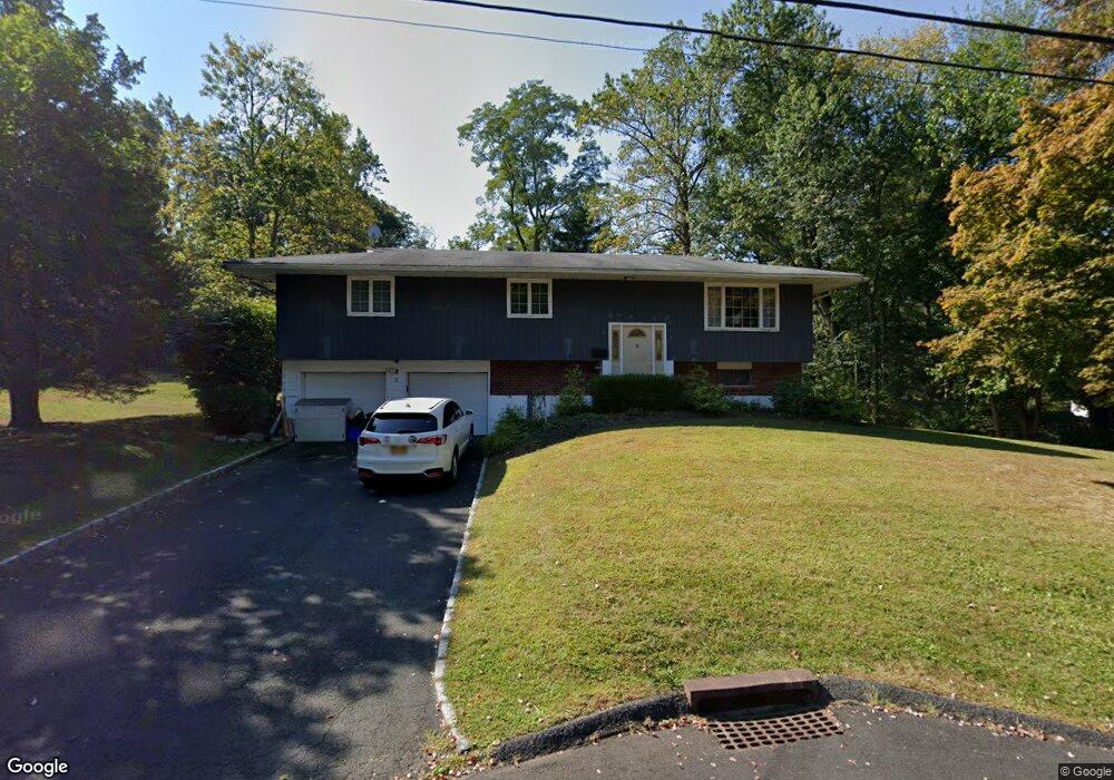 9 Lisa Ln, Nanuet, NY 10954 - photo 1