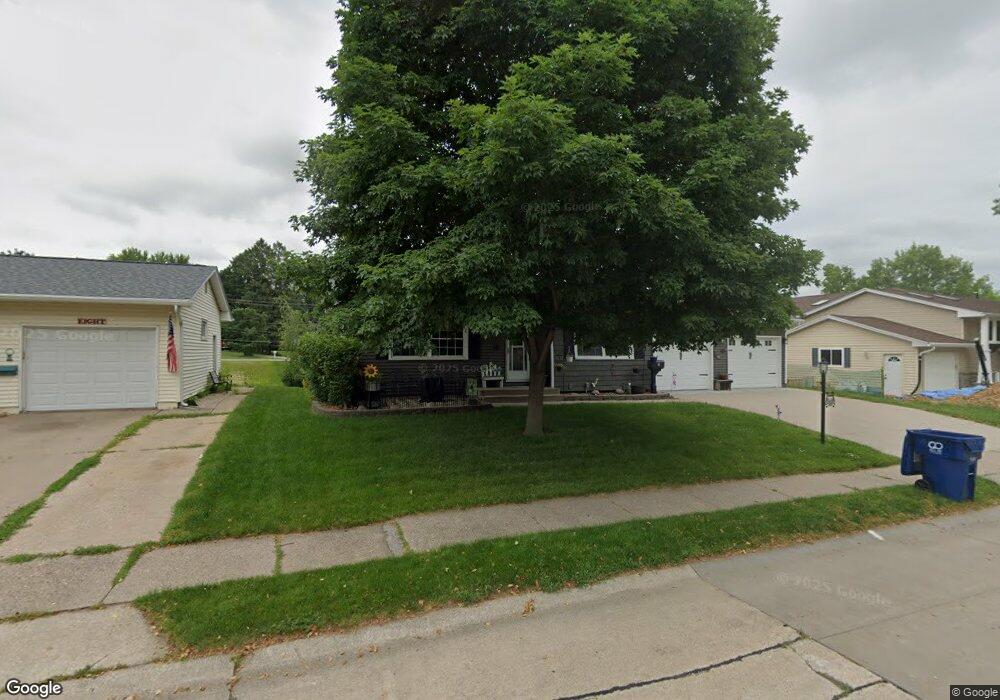 9 Vista Ct, Davenport, IA 52806 - photo 1