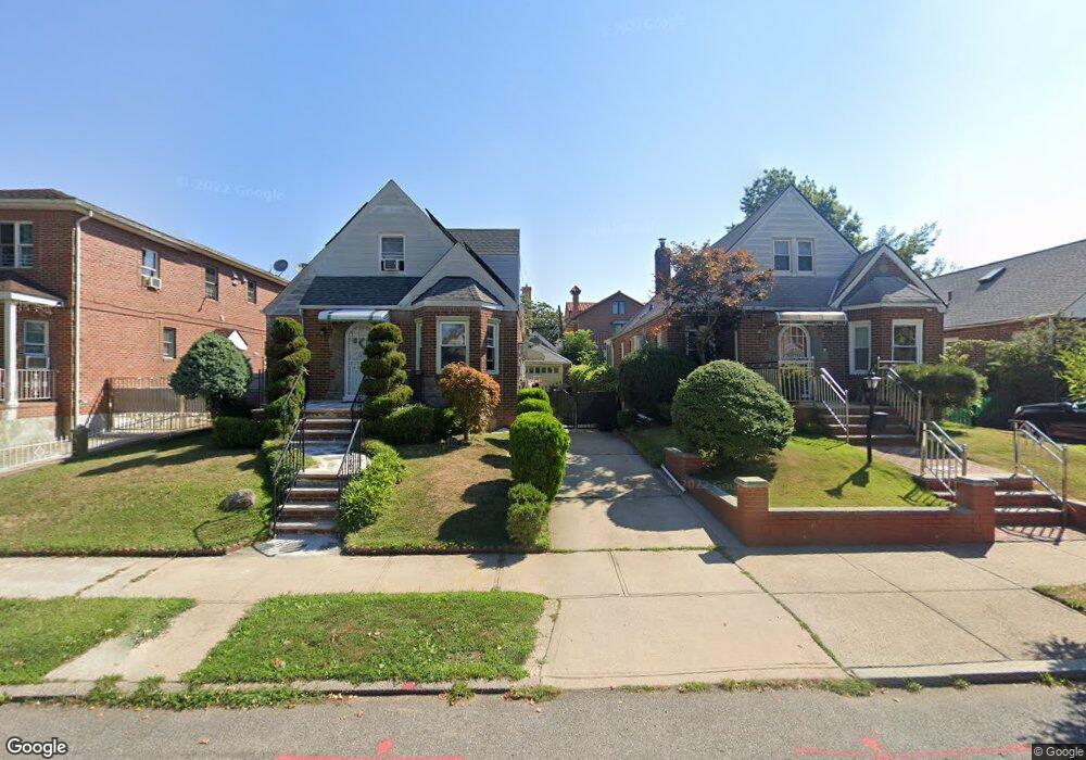 5829 190th St, Fresh Meadows, NY 11365 - photo 1