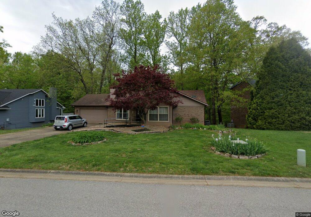 4633 Shadyview Dr, Floyds Knobs, IN 47119 - photo 1